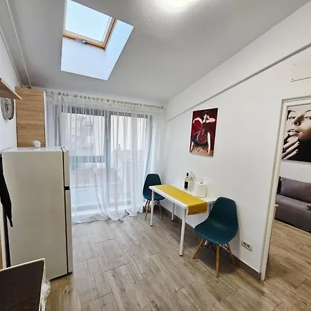 Cozy & Modern Cismigiu Park - Pop8 Boekarest